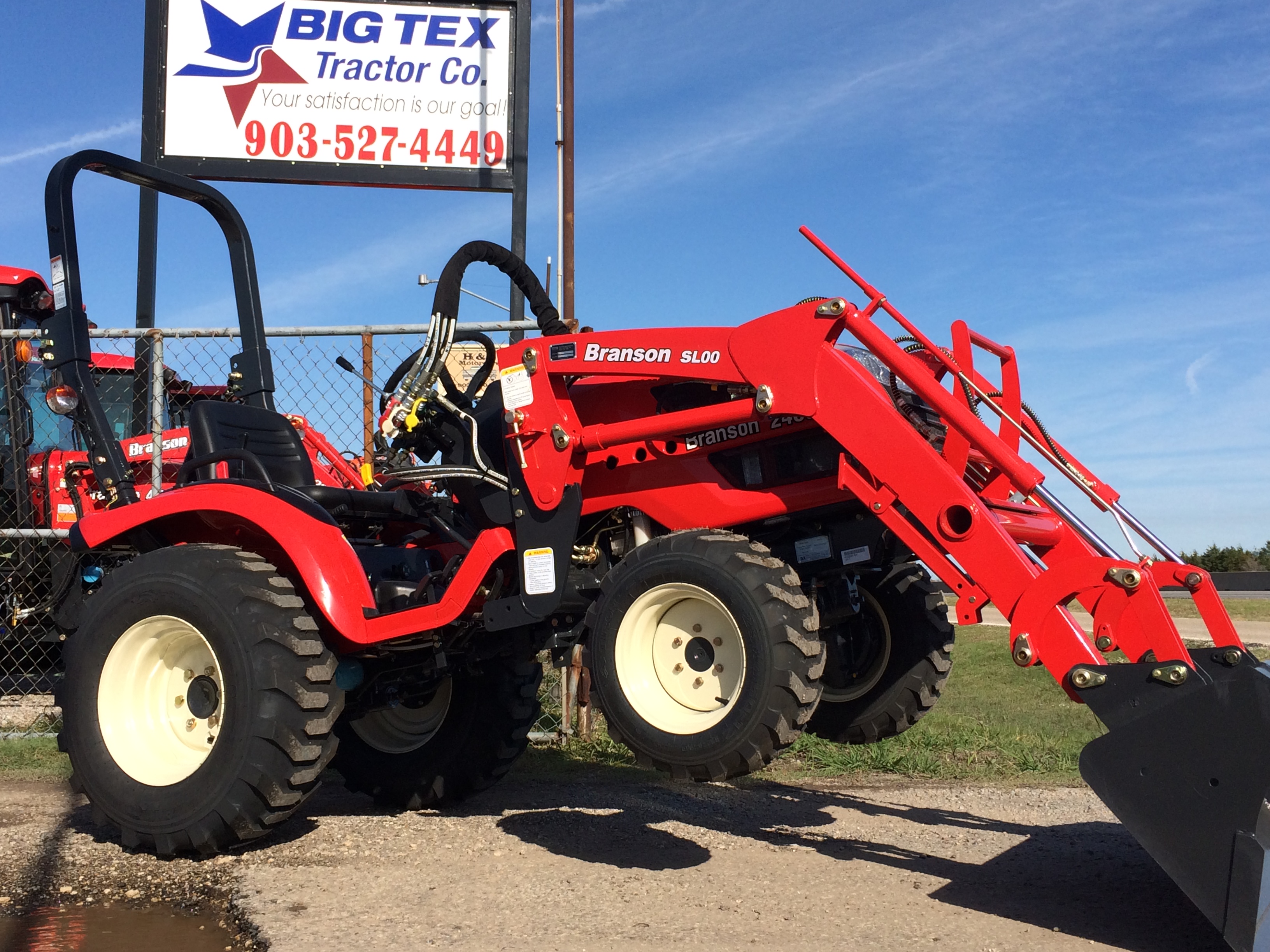 Big Tex Tractor Branson 2400