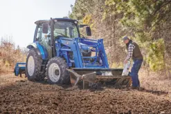 LS MT774CPS Tractor